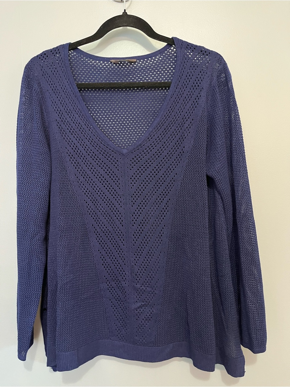 Denver Hayes Open-Weave V-Neck Sweater - Indigo Blue